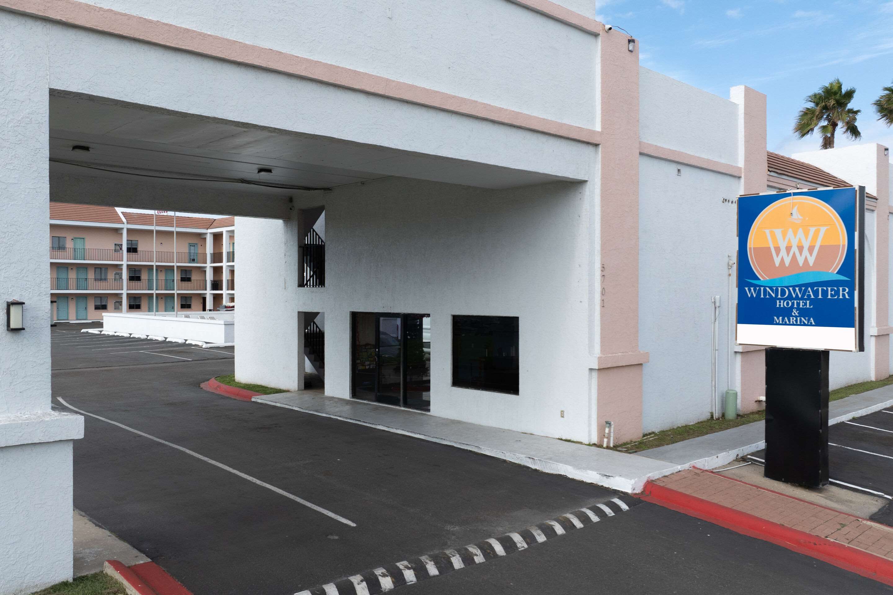 Hotel exterior | WindWater Hotel and Marina