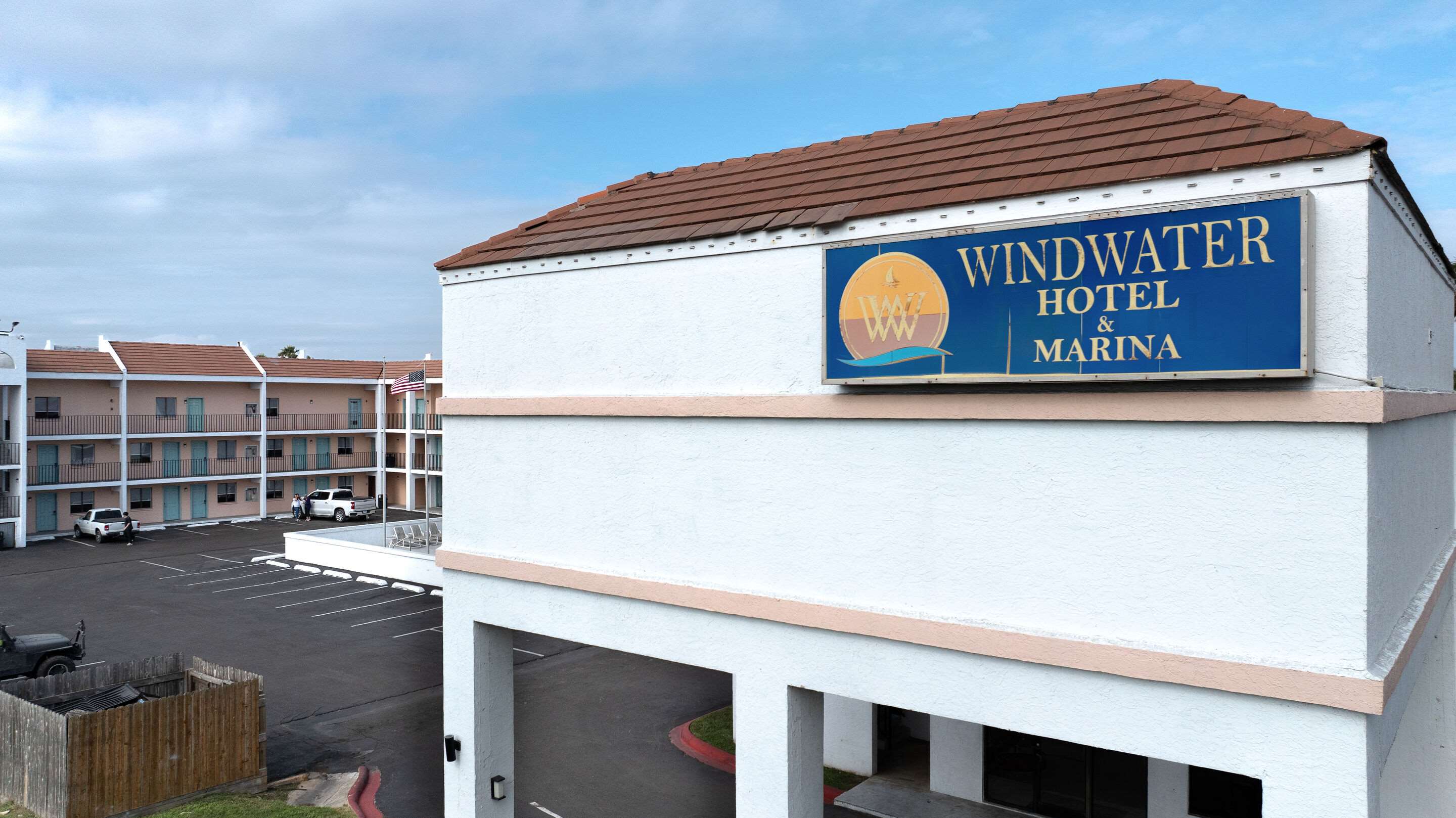 Hotel exterior | WindWater Hotel and Marina
