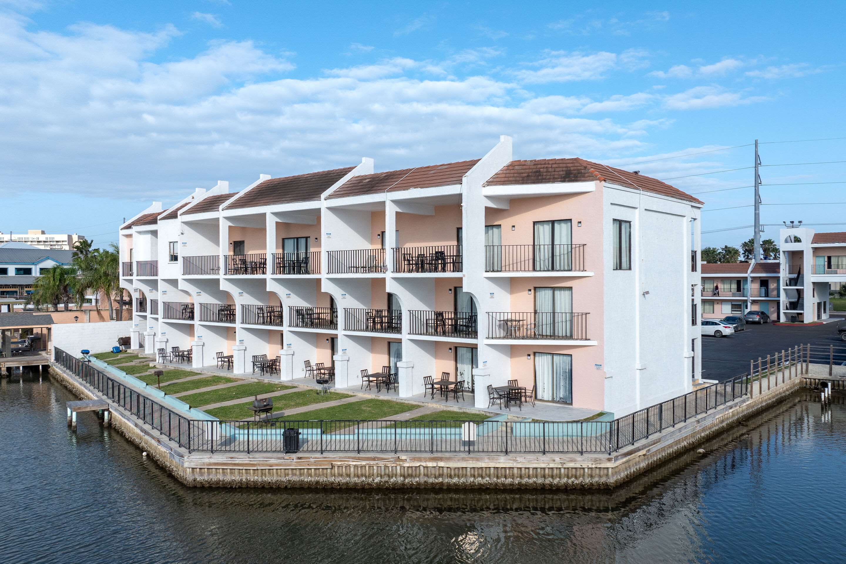 Hotel exterior | WindWater Hotel and Marina