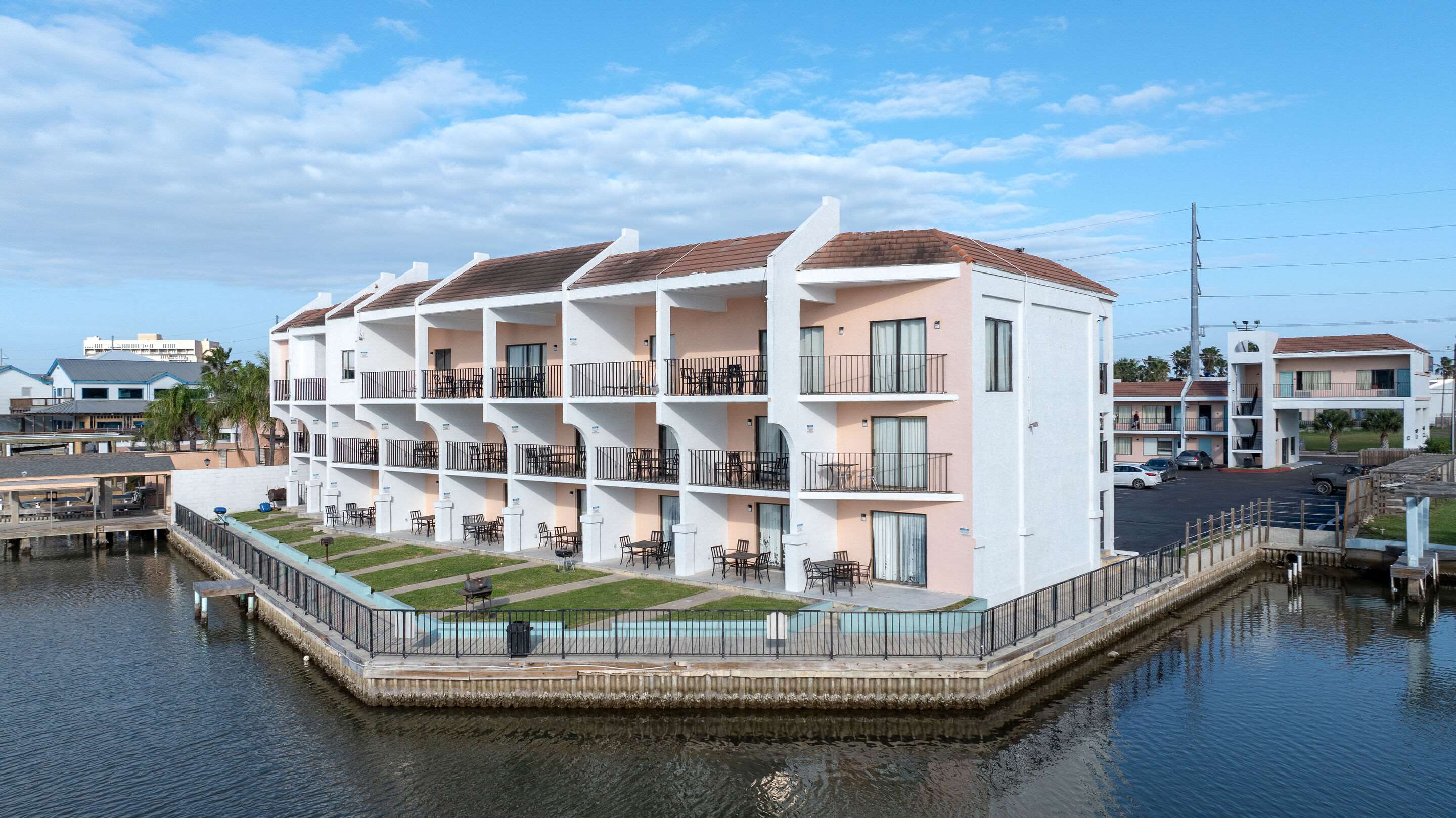 Hotel exterior | WindWater Hotel and Marina