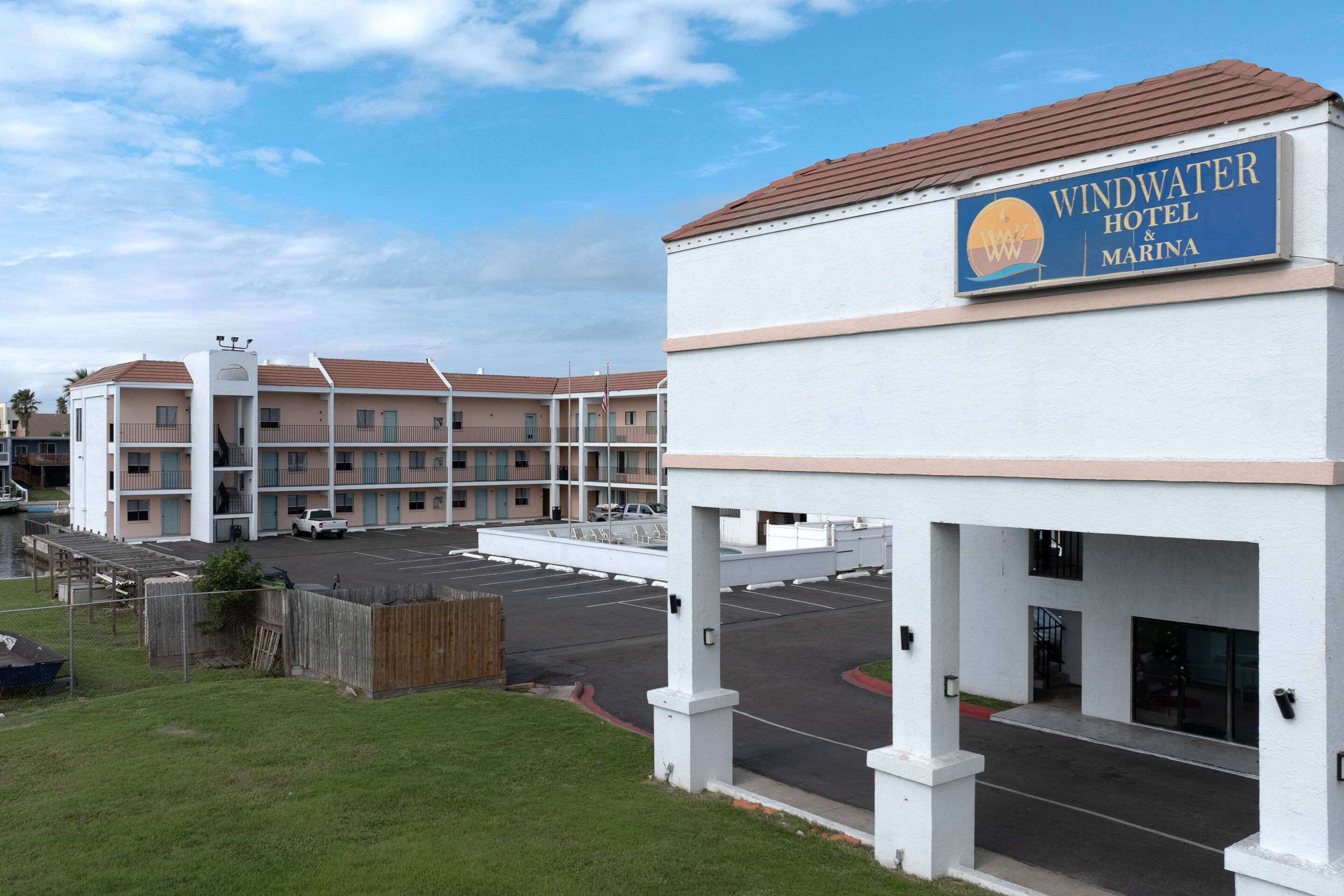 Hotel exterior | WindWater Hotel and Marina