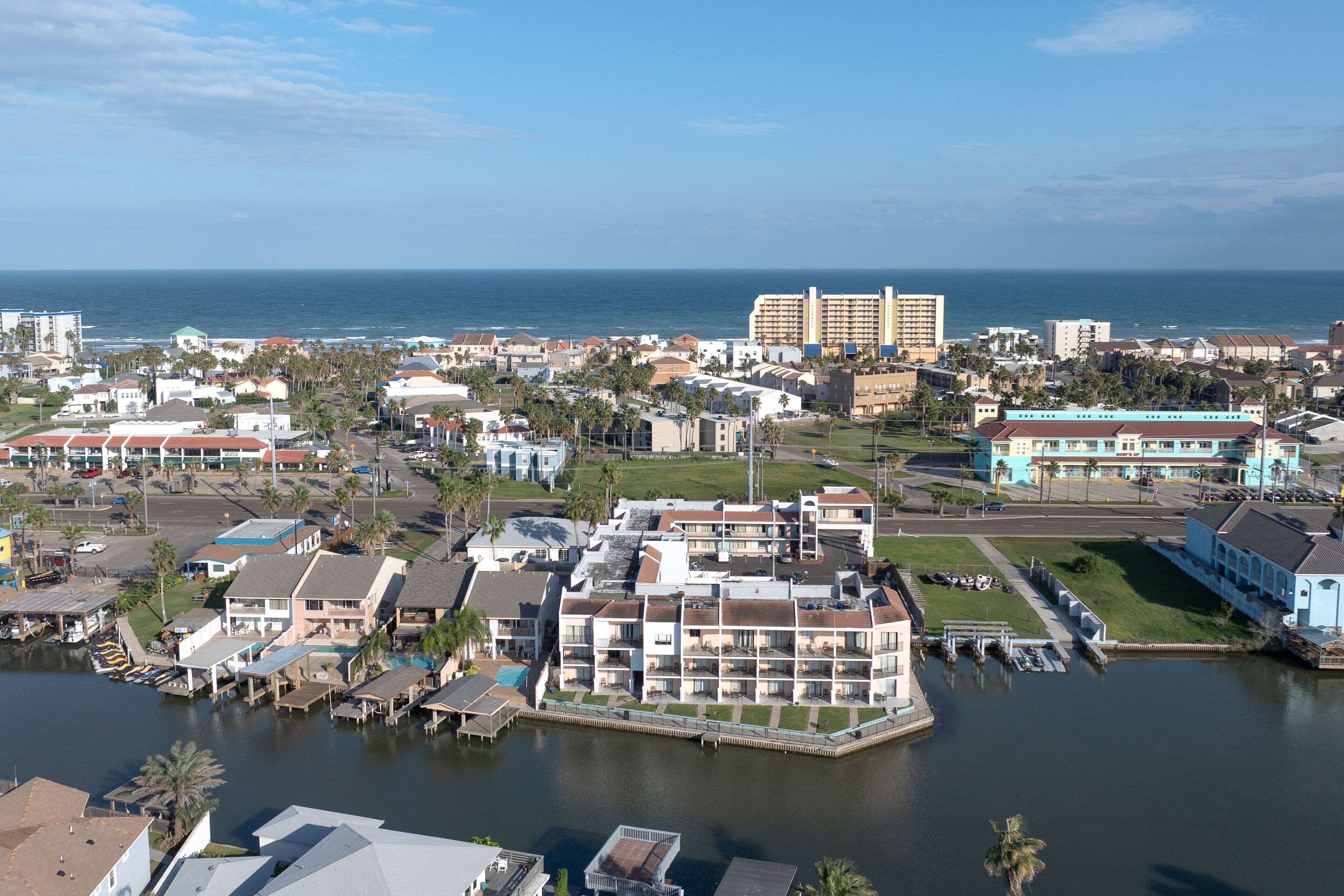 Hotel exterior | WindWater Hotel and Marina