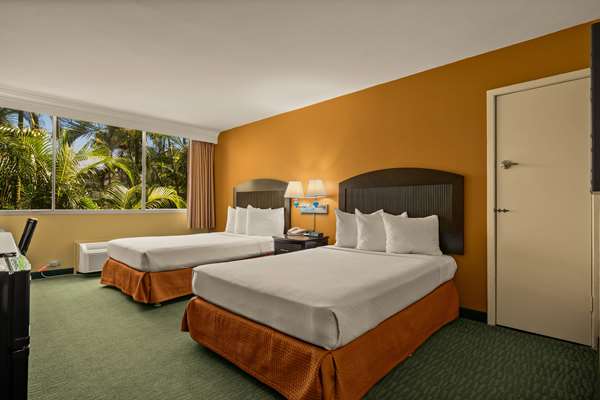 2 Double Beds, Mobility/Hearing Accessible Room, Roll-In Shower, Non-Smoking
