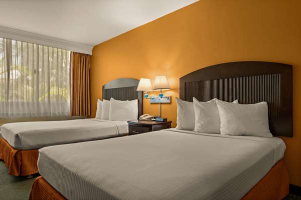 2 Double Beds, Mobility/Hearing Accessible Room, Roll-In Shower, Non-Smoking