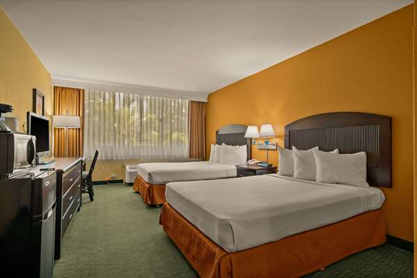 2 Double Beds, Mobility/Hearing Accessible Room, Roll-In Shower, Non-Smoking