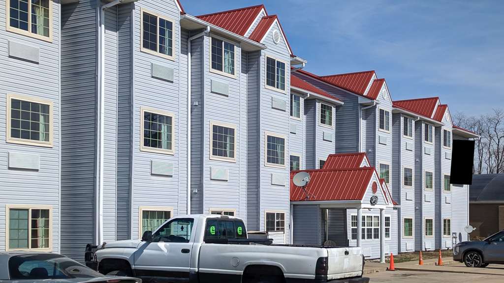 St Clair Inn & Suites