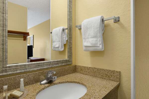  - Baymont Inn & Suites Gainesville - I-75, Exit 387