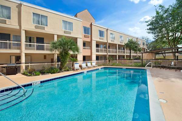 Pool - Baymont Inn & Suites Gainesville - I-75, Exit 387