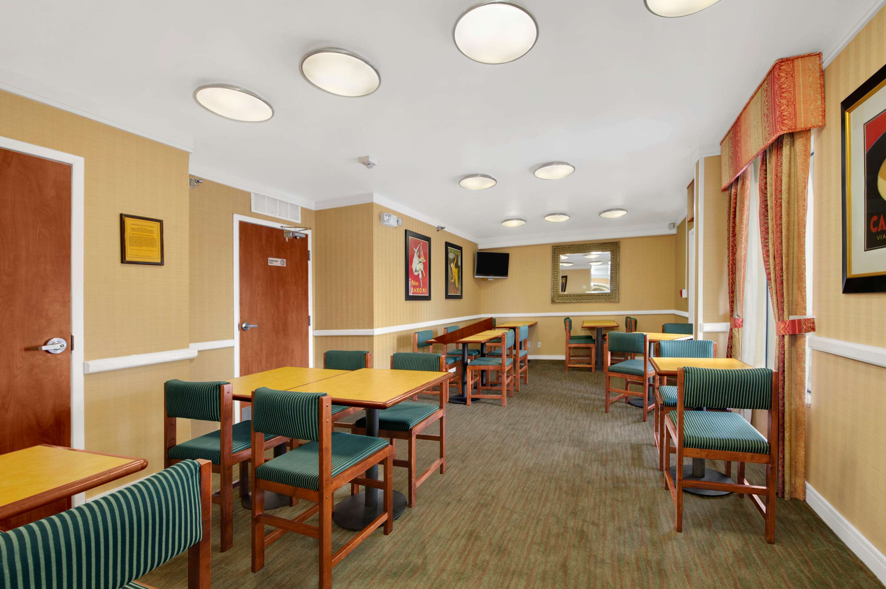 Restaurant | Baymont By Wyndham Gainesville I-75