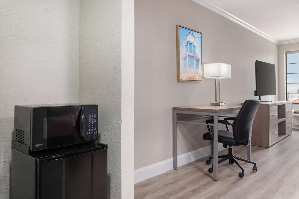 Melrose @ Seabrook, BW Signature Collection-guestroom-Guest Room,Guest Room Amenity,On-Site.jpg