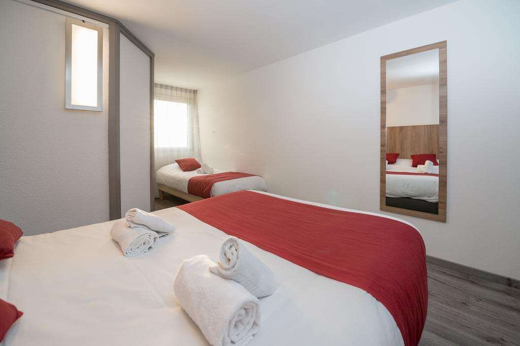 BRIT HOTEL PLAISANCE-guestroom-Guest Room,On-Site.jpg
