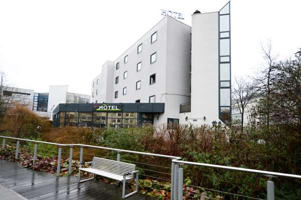 On-Site,Outdoor/Exterior,Exterior View of Building