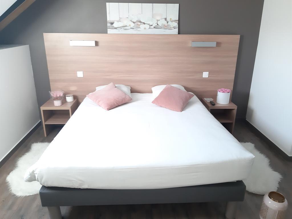 BRIT HOTEL DE L HORLOGE BESANCON-guestroom-Guest Room,On-Site.jpg