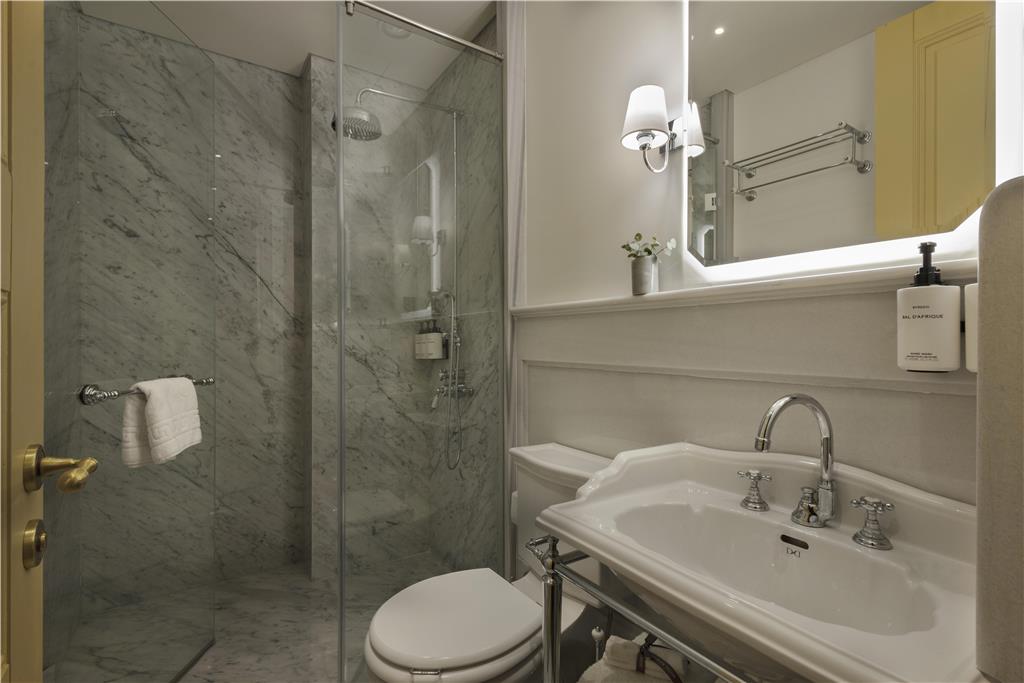 HOTEL KOMANA BINBIRDIREK-guestroom-Guest Room,Bathroom,On-Site.jpg