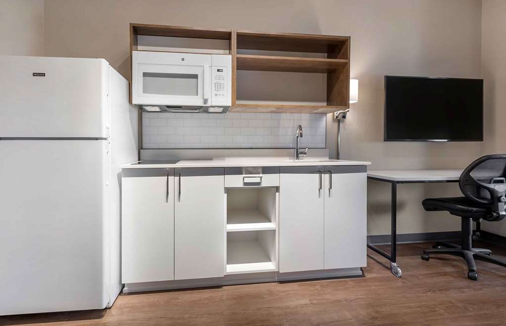 EXTENDED STAY AMERICA PREMIER-guestroom-Guest Room,Kitchen/Kitchenette,On-Site.jpg