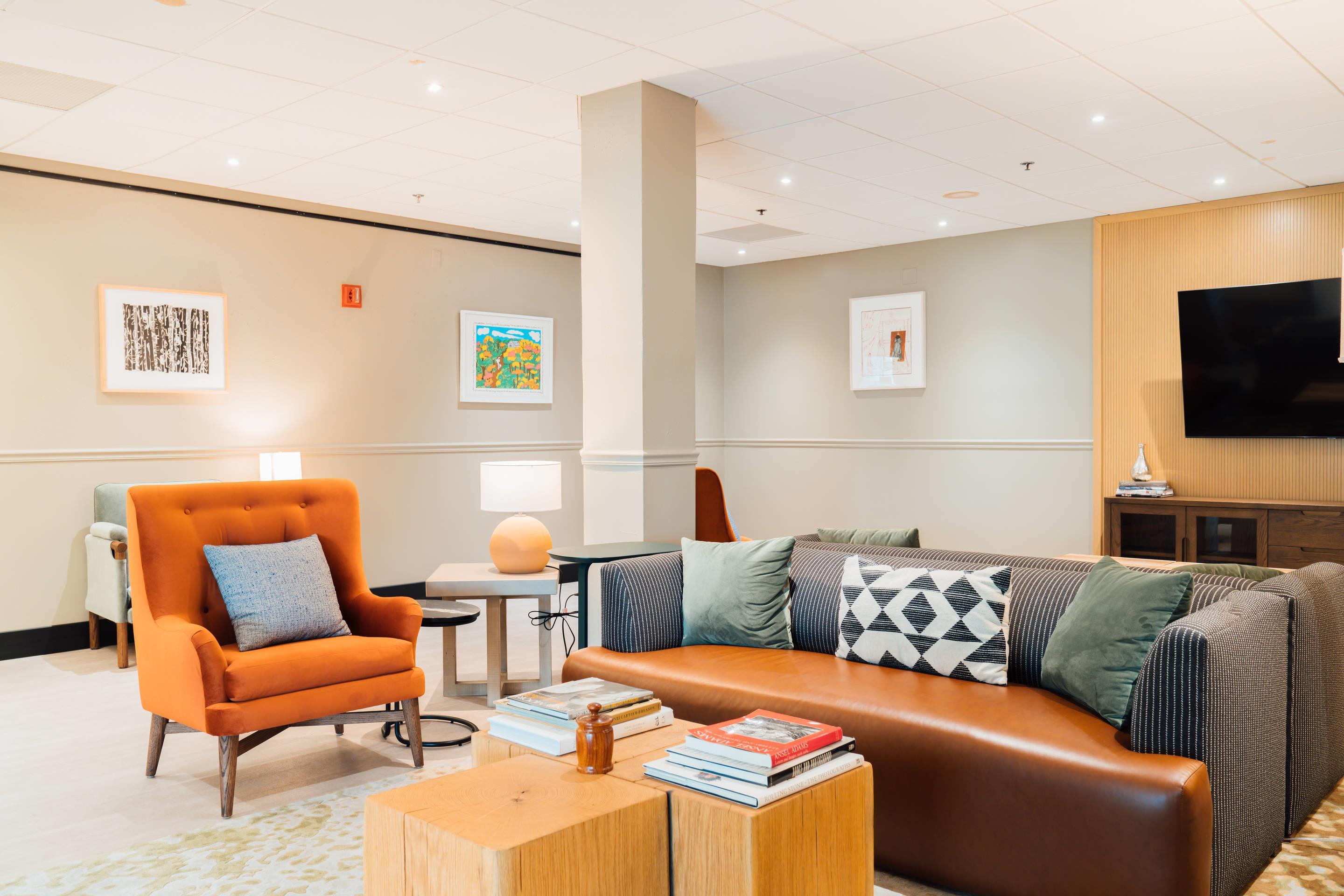 Lobby with sitting area | Hotel Downstreet, an Ascend Collection Hotel