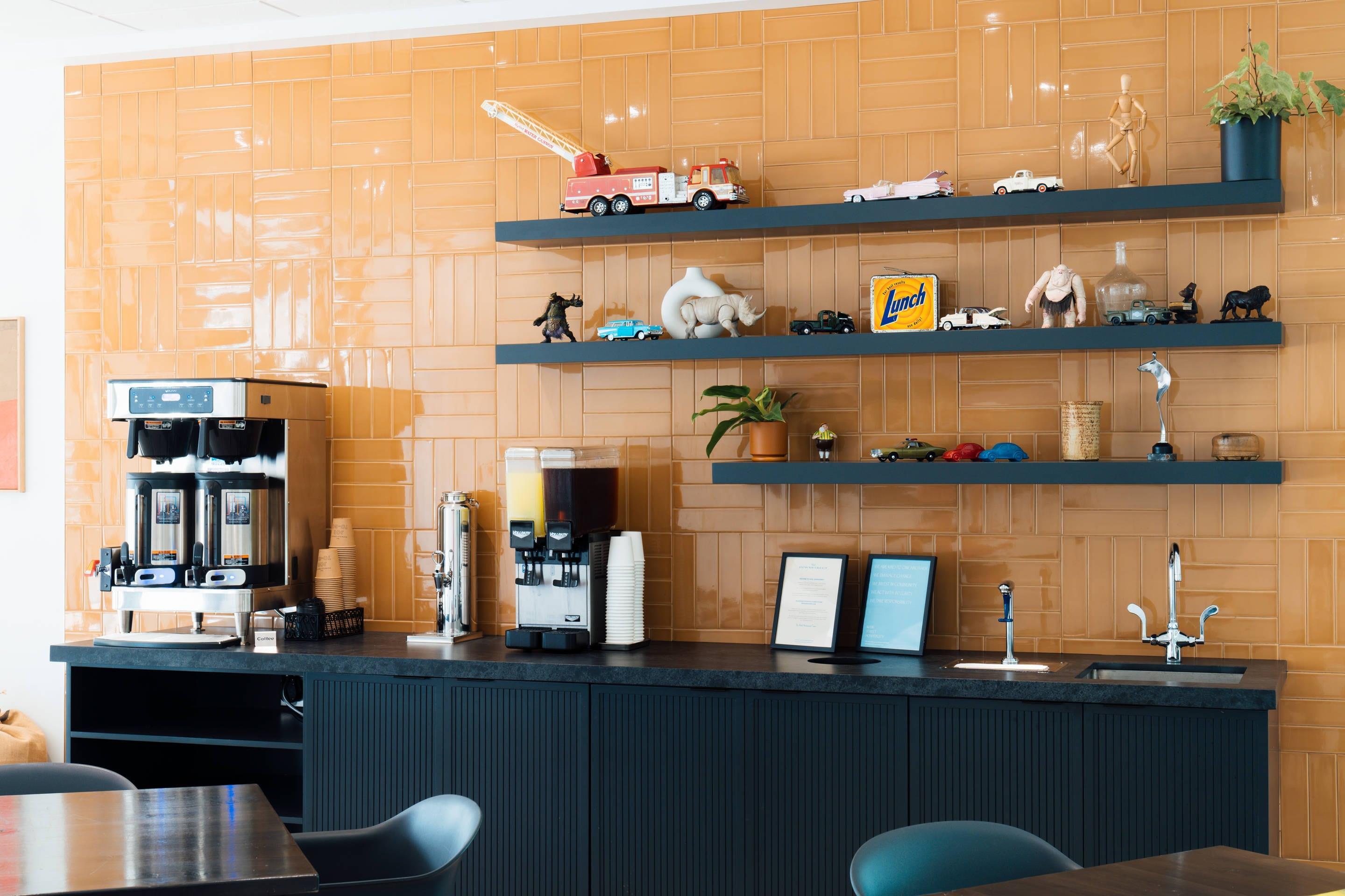Coffee Station | Hotel Downstreet, an Ascend Collection Hotel