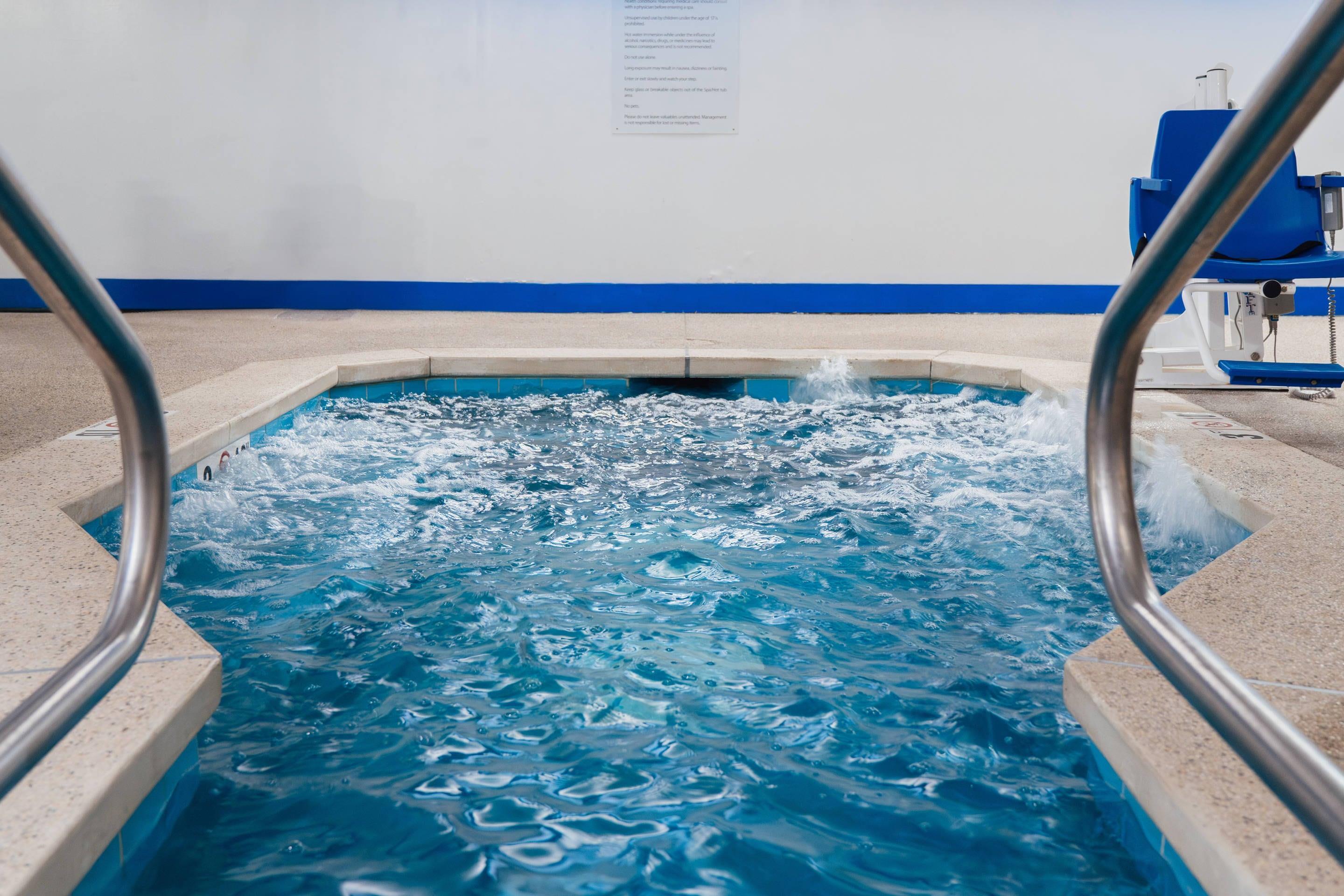 Outdoor hot tub | Hotel Downstreet, an Ascend Collection Hotel