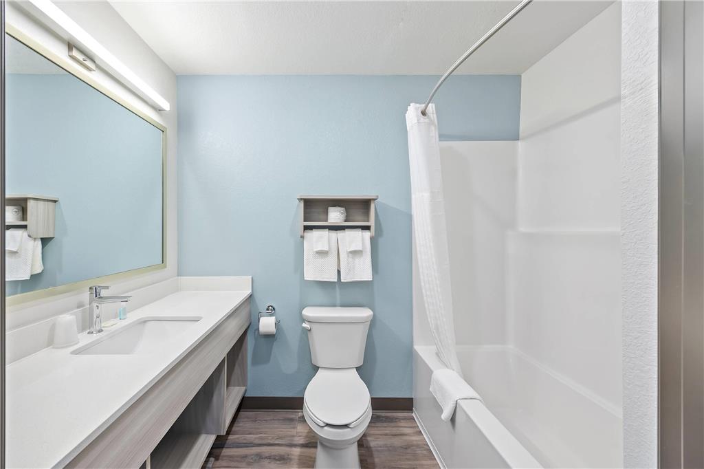 WOODSPRING SUITES JACKSON HUB CITY-guestroom-Guest Room,Bathroom,On-Site.jpg