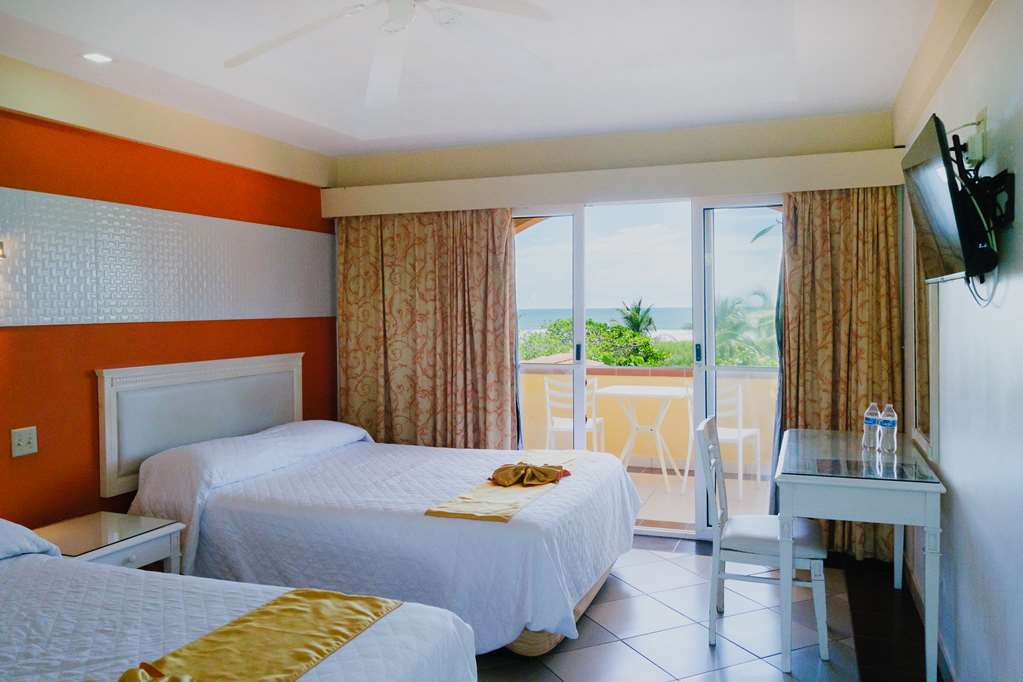 LAS OLAS BEACH RESORT-guestroom-Guest Room,On-Site.jpg