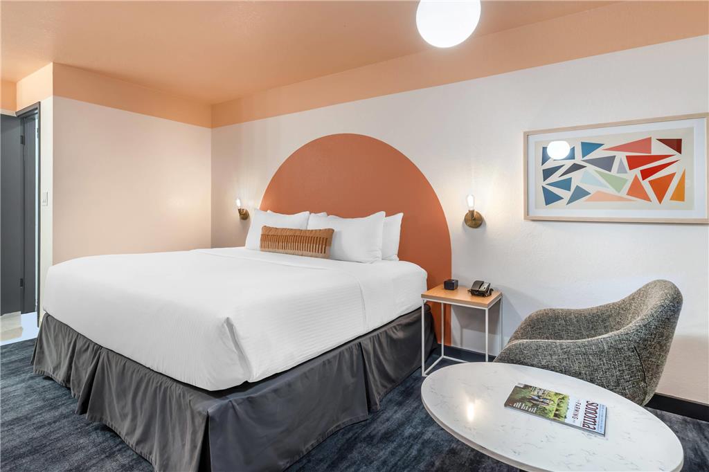 THE SANDMAN SANTA ROSA SONOMA AN AS-guestroom-Guest Room,On-Site.jpg