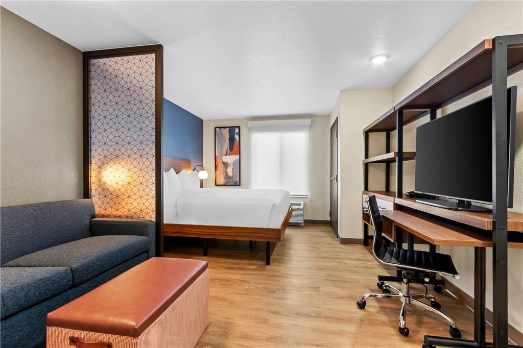 EVERHOME SUITES YUMA EAST I-8-guestroom-Guest Room,Suite,On-Site.jpg