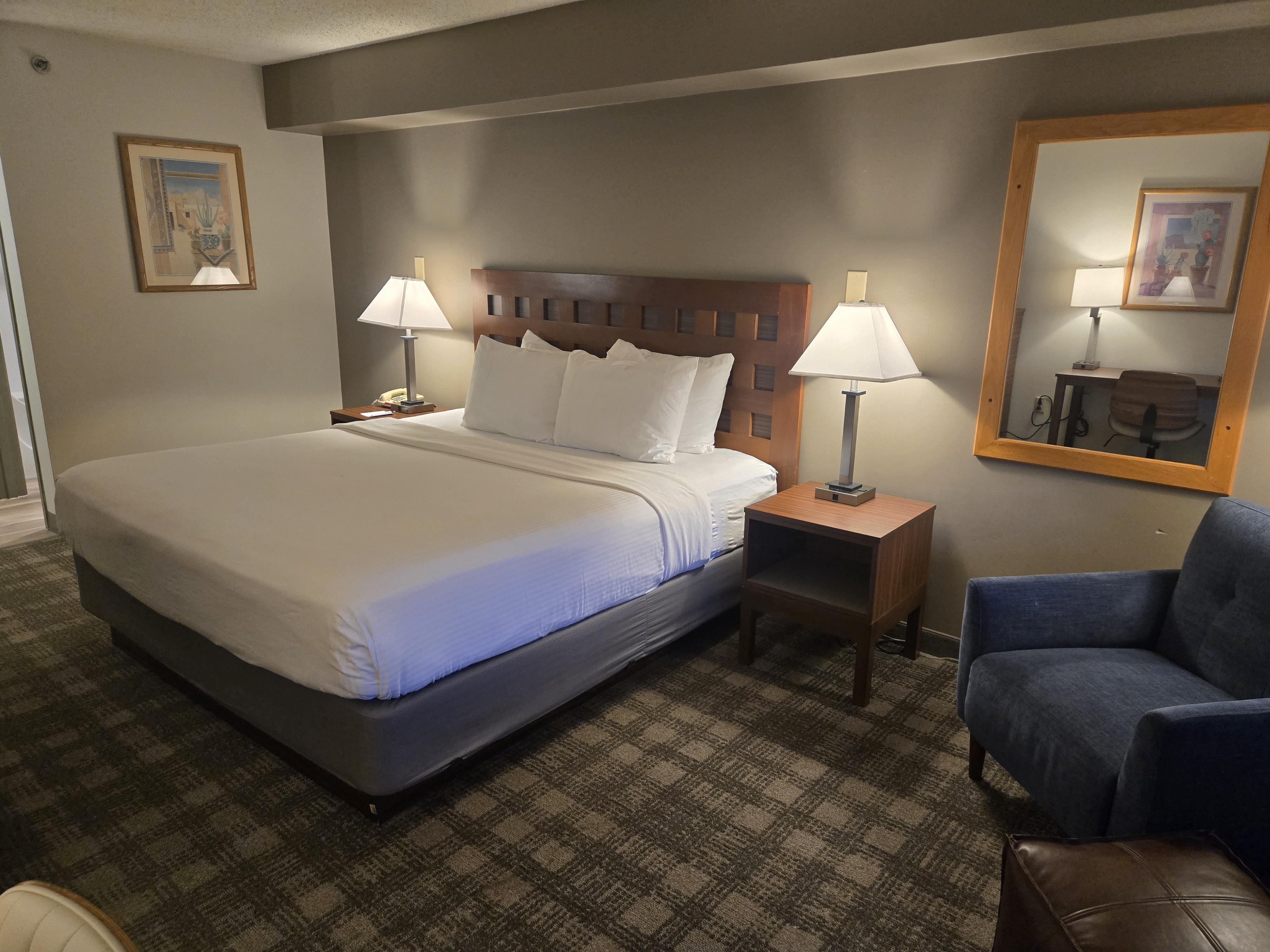 GreenTree Inn Albuquerque Room Type - 1 King Bed, Non-Smoking, Microwave And Mini-Refrigerator, Wi-Fi, Full Breakfast GreenTree Inn Albuquerque Room Type - 1 King Bed, Non-Smoking, Microwave And Mini-Refrigerator, Wi-Fi, Full Breakfast
