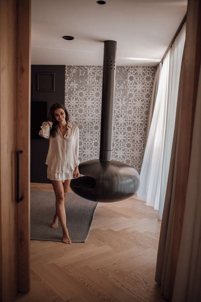 DAS EDELWEISS Salzburg-guestroom-Guest Room,Suite,On-Site.jpg