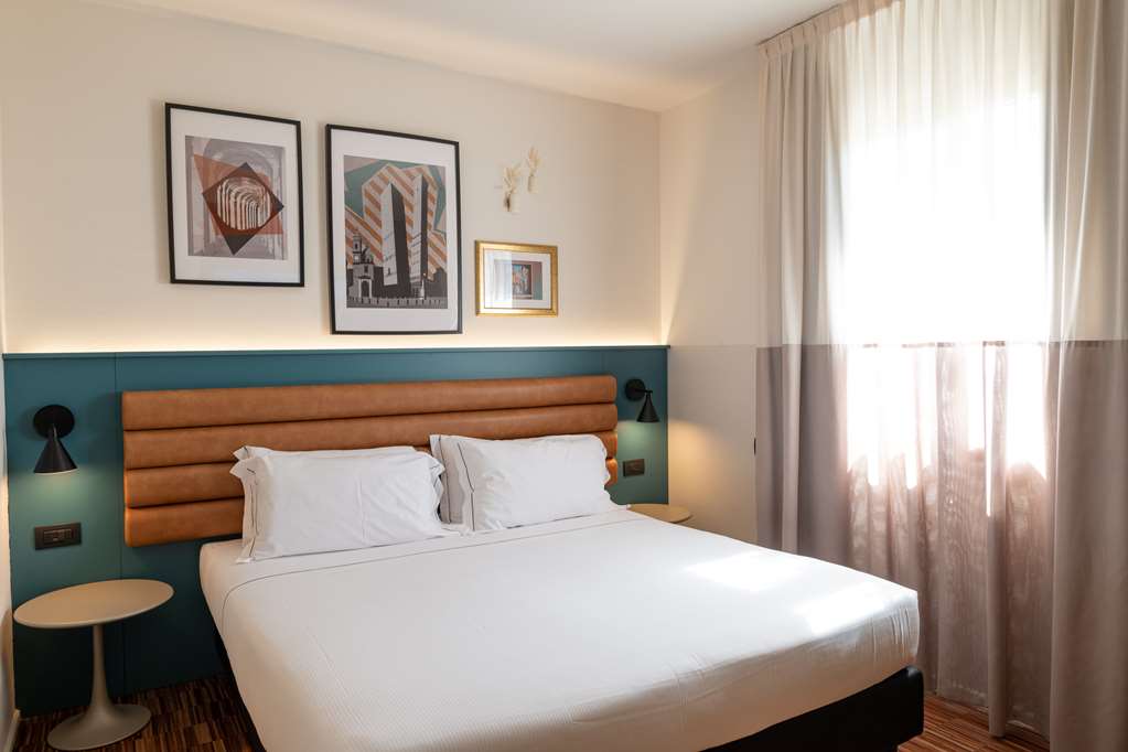 BLEIS HOTEL-guestroom-Guest Room,On-Site.jpg