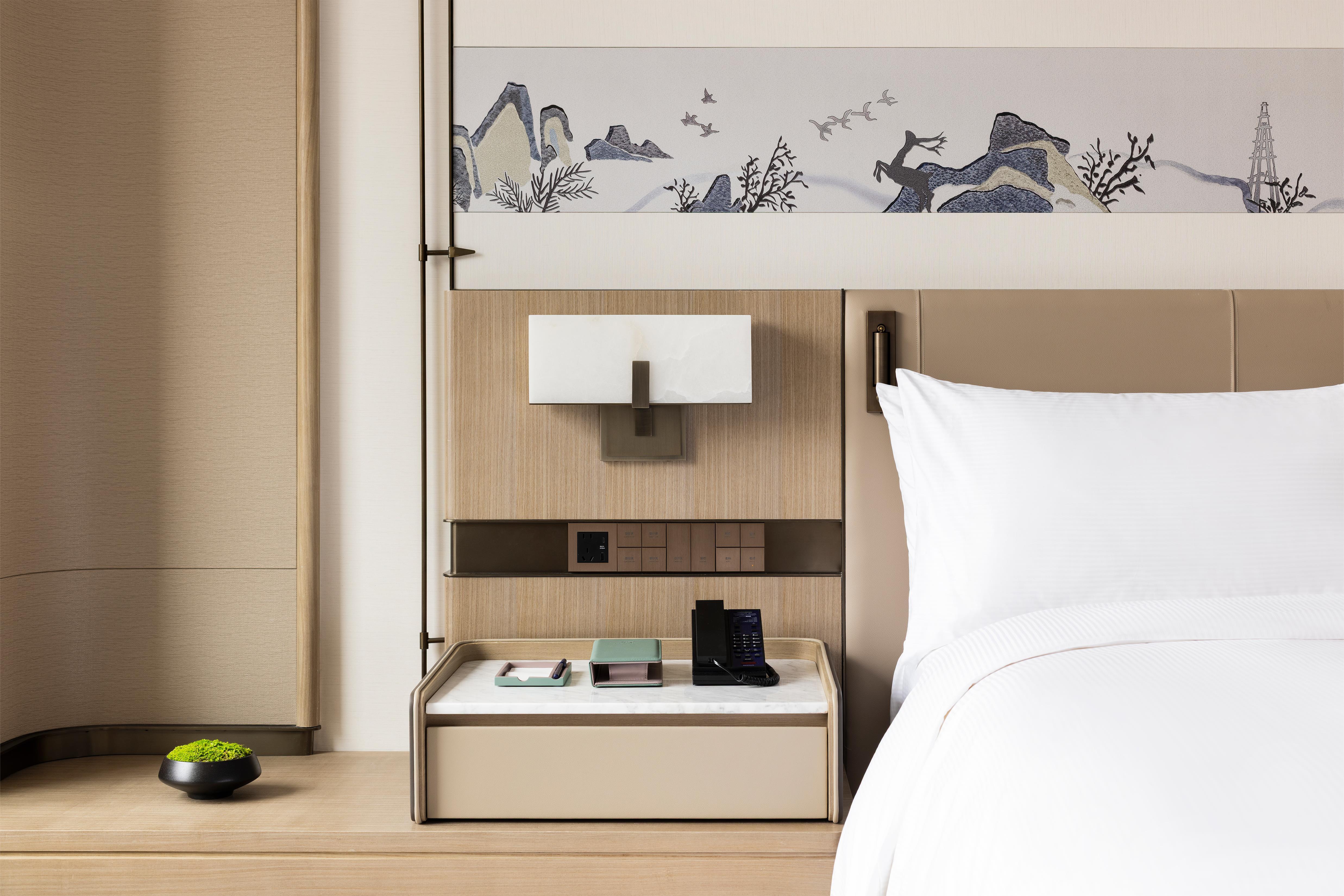 DoubleTree by Hilton Zigong Room Type - KING GUEST ROOM