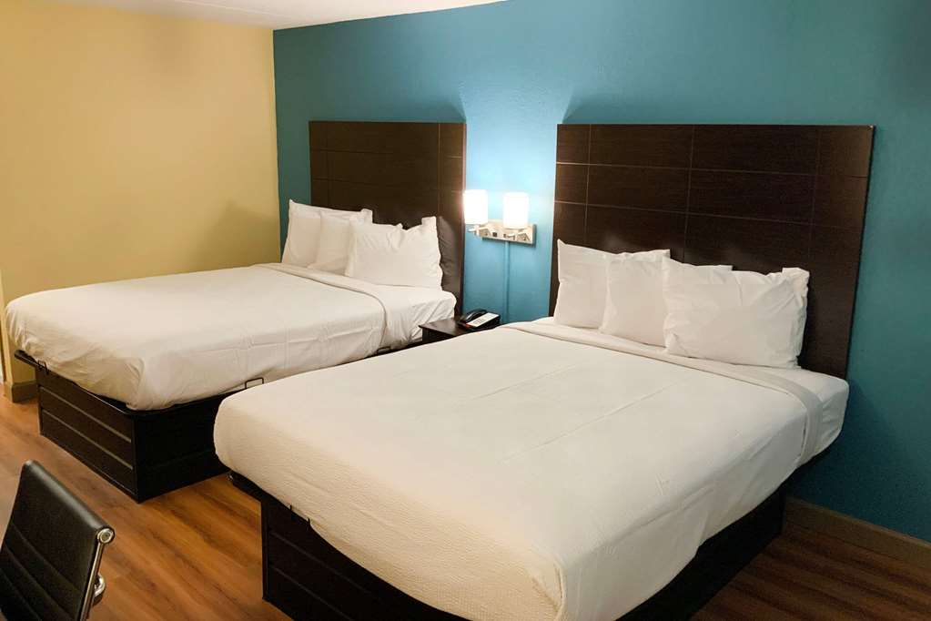 DAYS INN BY WYNDHAM TROY IL-guestroom-Guest Room,On-Site.jpg