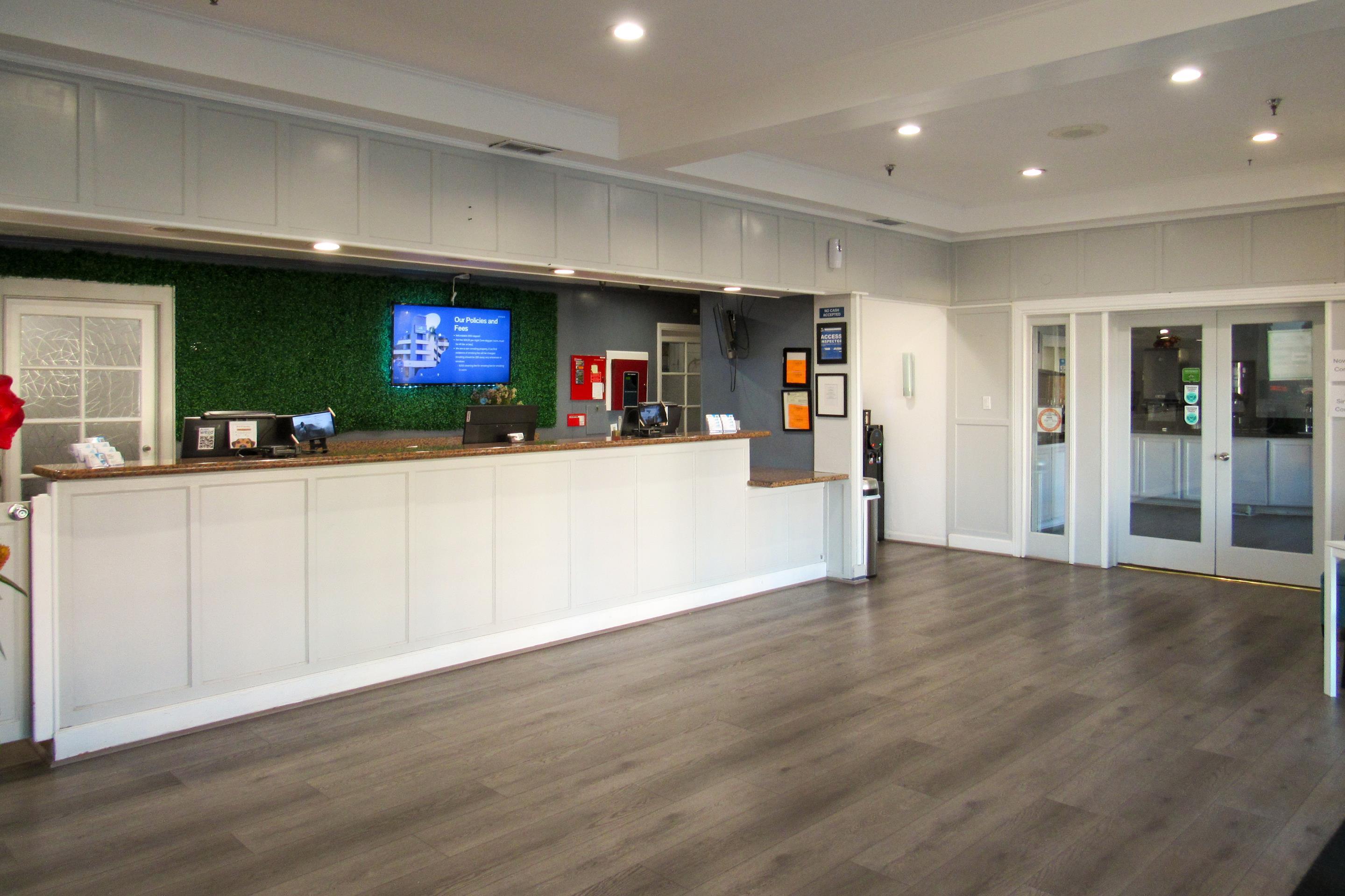 Front desk | Capri Suites Anaheim