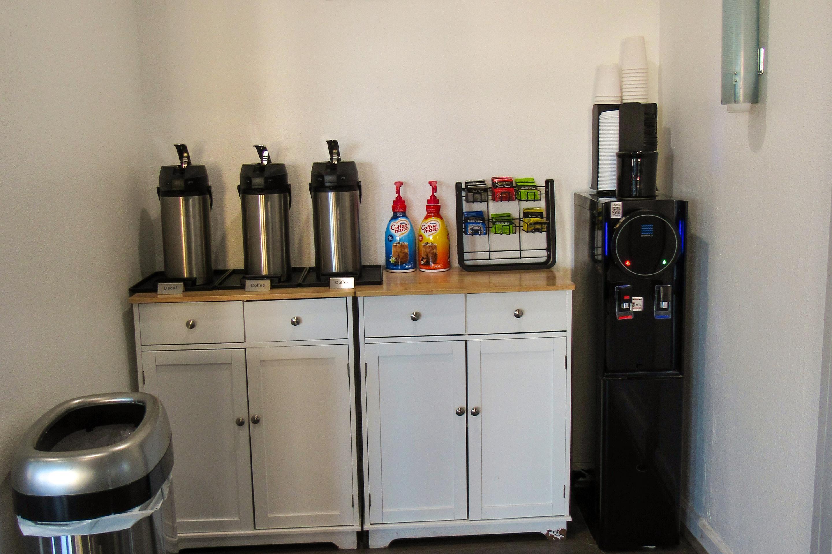 Breakfast area | Capri Suites Anaheim