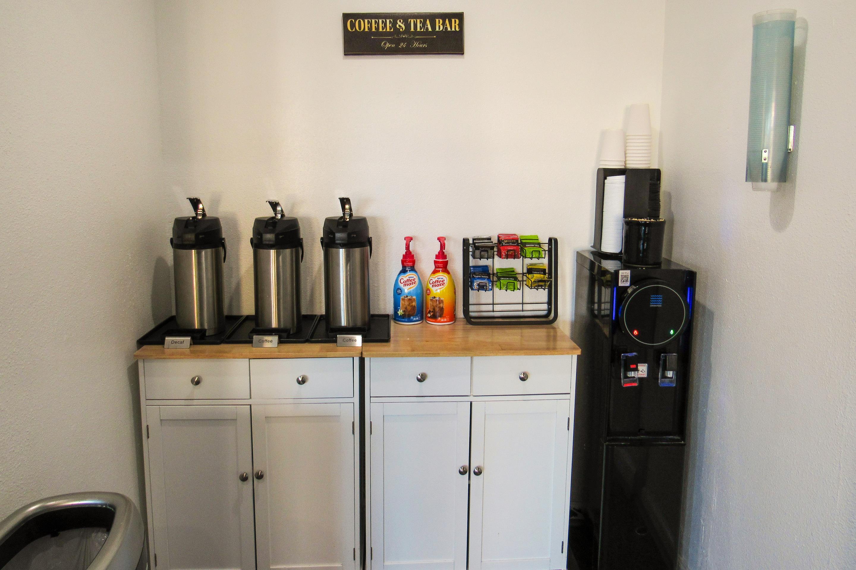 Breakfast area | Capri Suites Anaheim