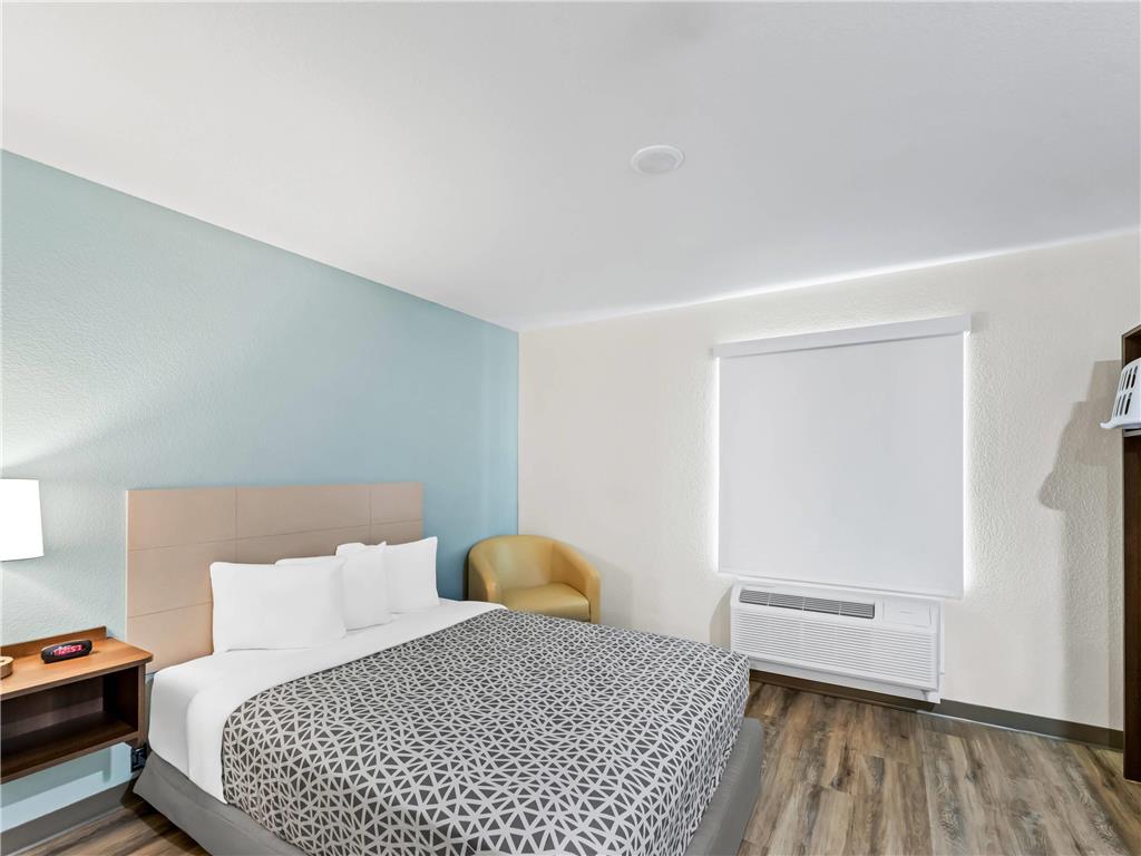 WOODSPRING SUITES PRATTVILLE - MONT-guestroom-Guest Room,Suite,On-Site.jpg