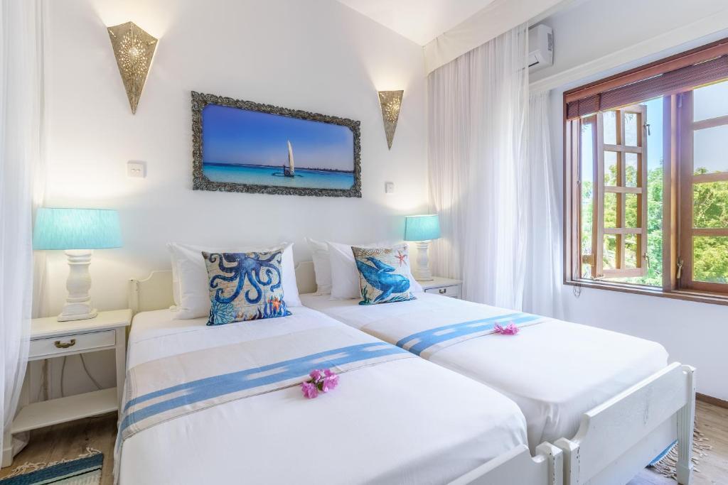 LAZY DAYS-guestroom-Guest Room,On-Site.jpg