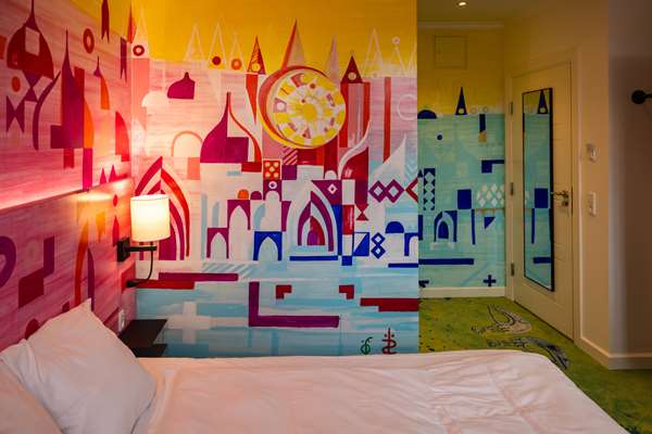 1 Queen Bed, Non-Smoking, Superior Room, Wi-Fi, Full Breakfast