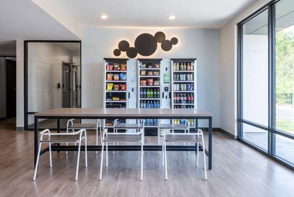 On-Site,Property Amenity,Pantry/Convenience Store