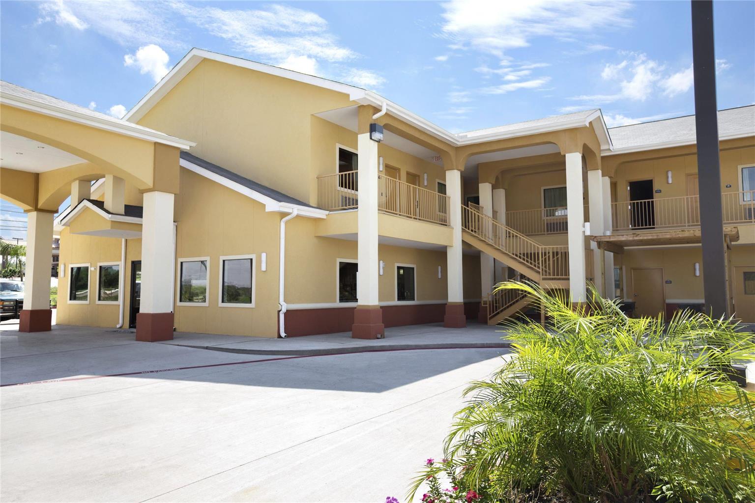 Days Inn & Suites Gonzales