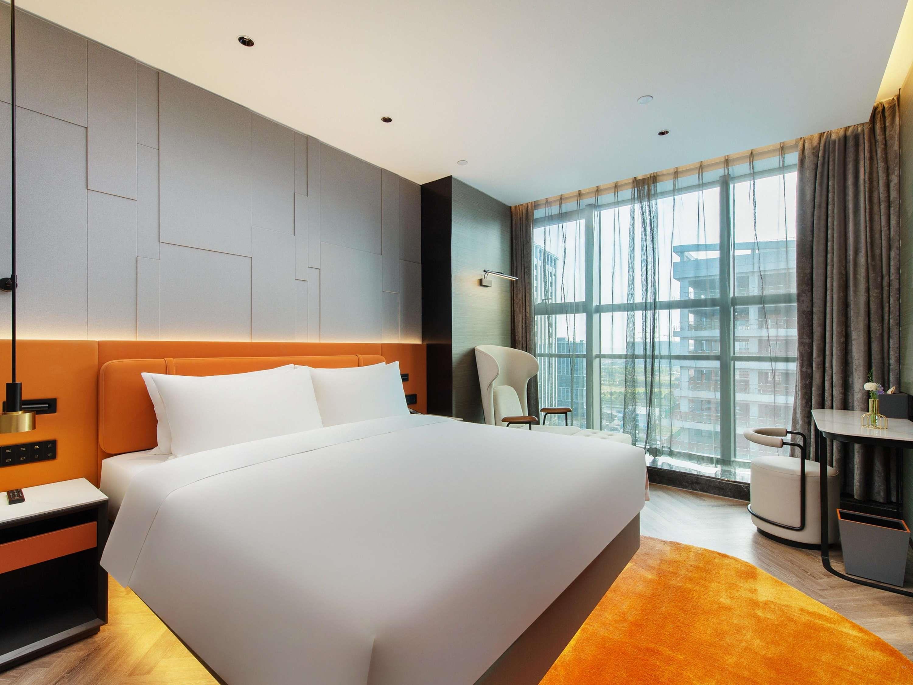 Novotel Shanghai Lingang Room Type - Standard Room with One King-size Bed