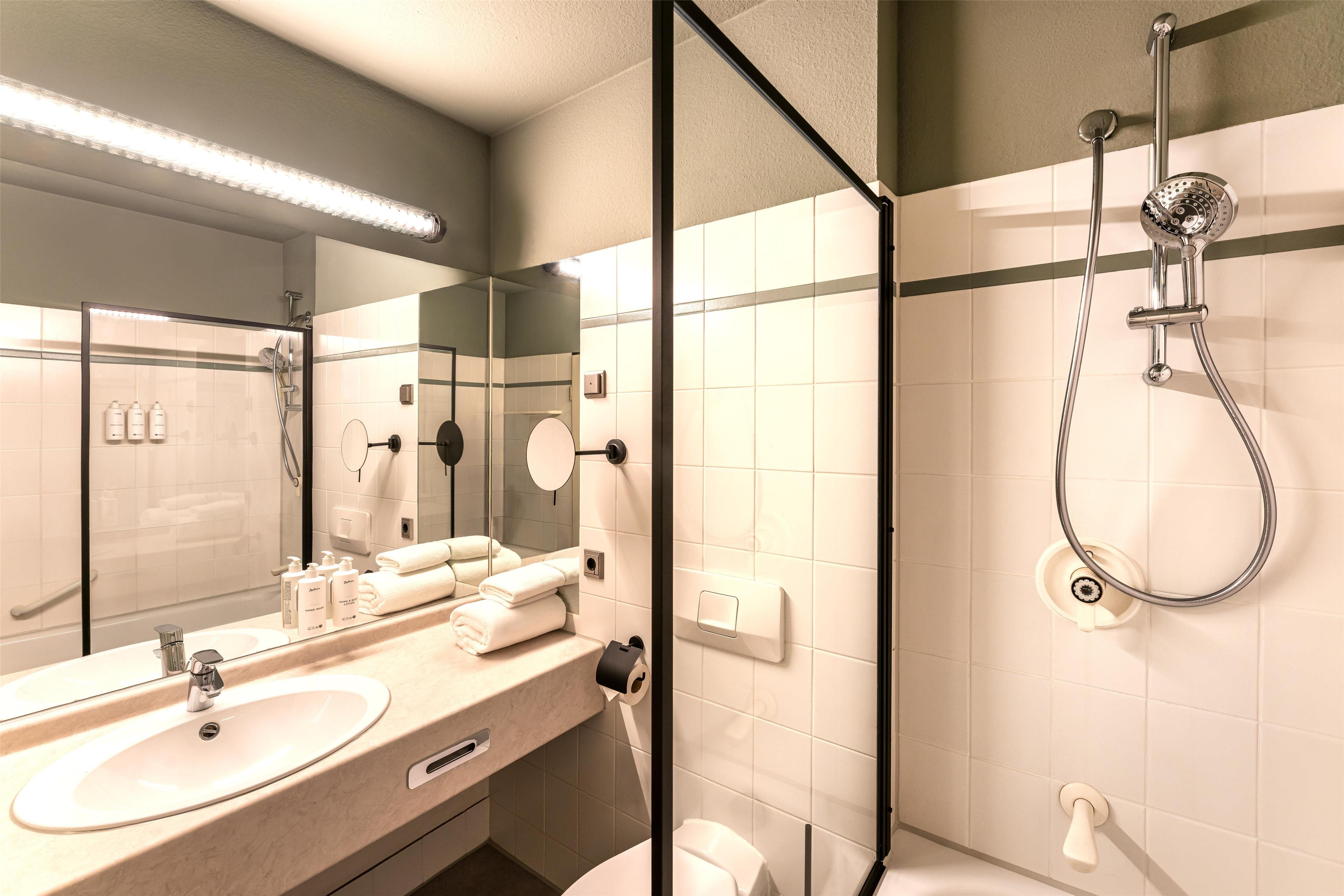 Radisson Hotel Duesseldorf Room Type - Superior Room