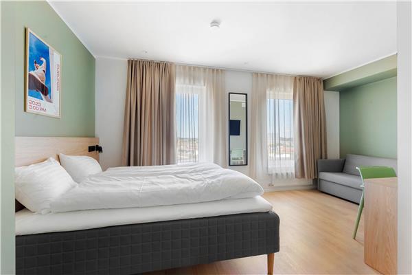 Accessible - 1 Double, Mobility Accessible, Roll In Shower, Family Room, Sofabed, Wi-Fi, Non-Smoking, Full Breakfast