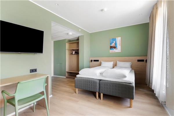 Accessible - 1 Double, Mobility Accessible, Roll In Shower, Family Room, Sofabed, Wi-Fi, Non-Smoking, Full Breakfast