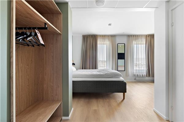 Accessible - 1 Double, Mobility Accessible, Roll In Shower, Family Room, Sofabed, Wi-Fi, Non-Smoking, Full Breakfast