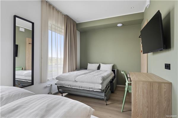 Accessible - 1 Double, Mobility Accessible, Roll In Shower, Family Room, Sofabed, Wi-Fi, Non-Smoking, Full Breakfast