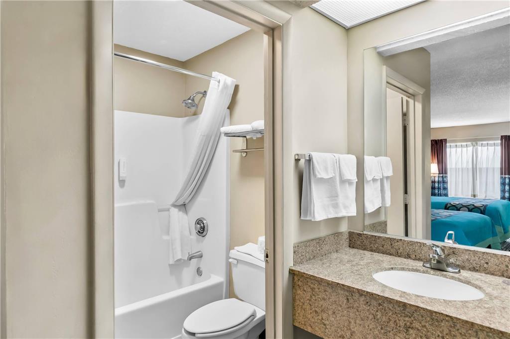 ECONO LODGE ELBERTON-guestroom-Guest Room,Bathroom,On-Site.jpg