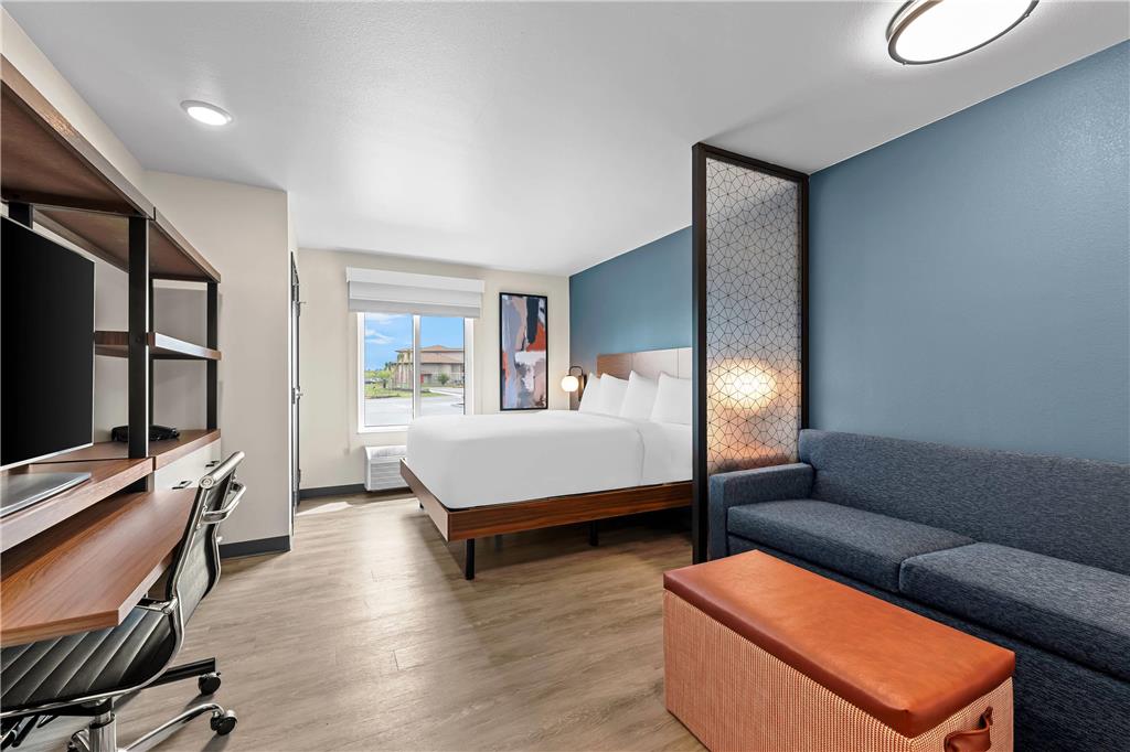 EVERHOME SUITES BROWNSVILLE-guestroom-Guest Room,Suite,On-Site.jpg