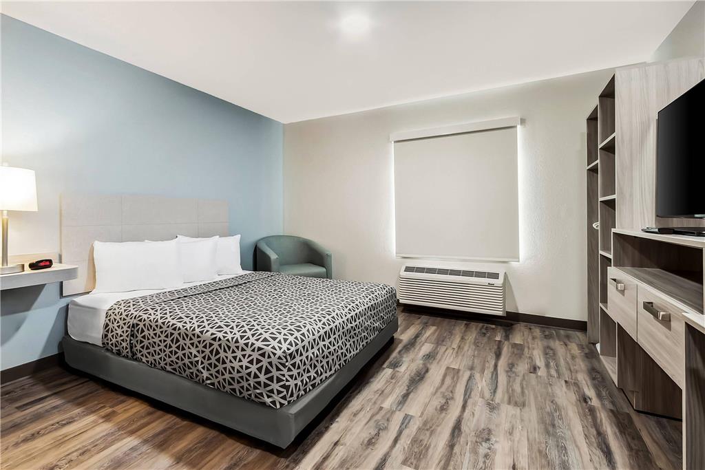 WOODSPRING SUITES SUMTER NEAR SHAW-guestroom-Guest Room,Suite,On-Site.jpg