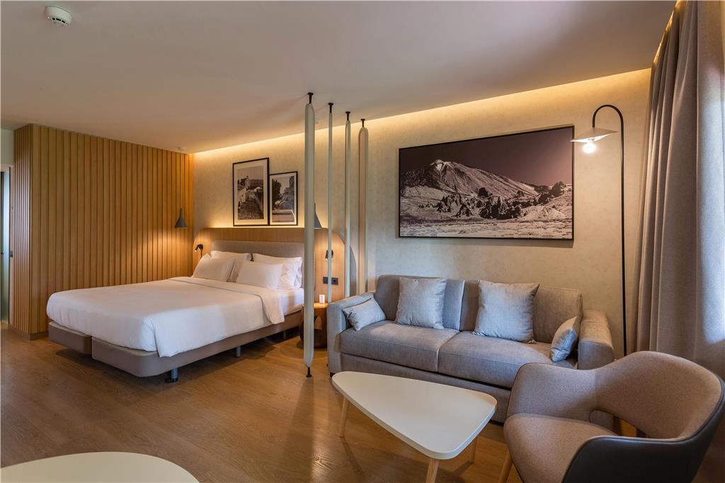RADISSON RESORT AND RESIDENCES TENE-guestroom-Guest Room,Suite,On-Site.jpg