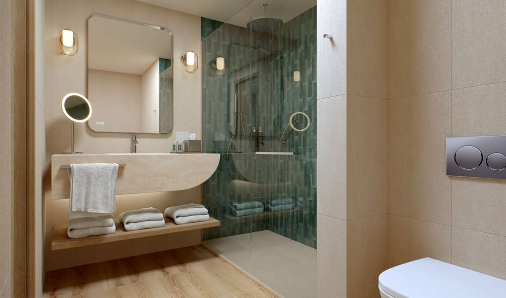 DOM PEDRO VILAMOURA-guestroom-Guest Room,Bathroom,On-Site.jpg